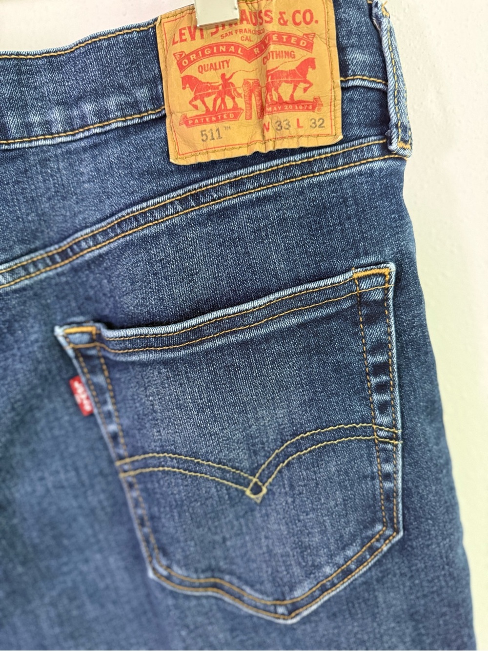 Levi’s Denim Shorts Size 33 Dark Wash Raw Hem Stretch Cutoff Shorts